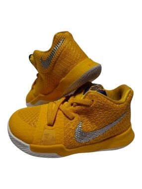Nike Kyrie Irving Sneakers Toddler 3 Mac & Cheese Size 5C